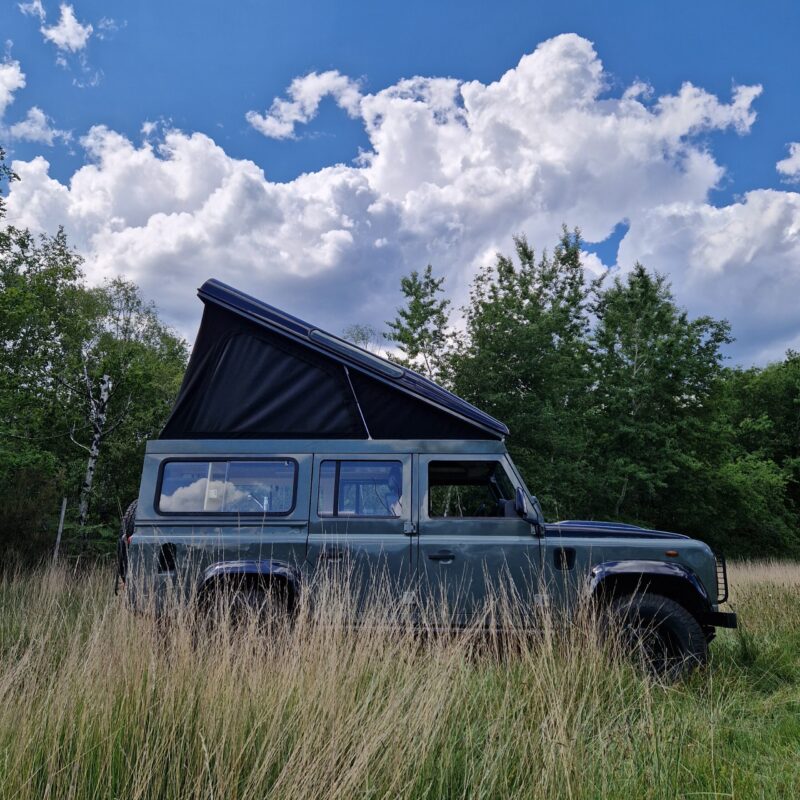 Land Rover defender avec toit relevable Overlandies